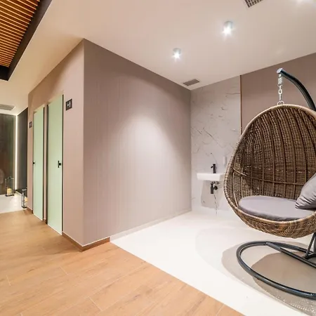 P R A T U M 15 Apartament