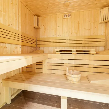 P R A T U M 15 * Mikołajki